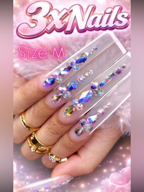 3x HANDMADE PRESS ON NAILS 
     SIZE M